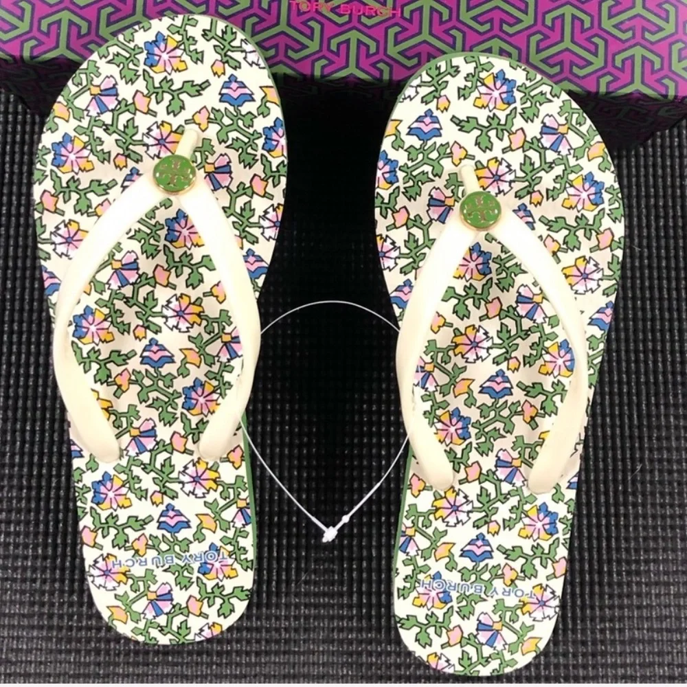 🎉 HP 🎉 🆕 Tory Burch Wild Pansy  New Ivory Flip Flops